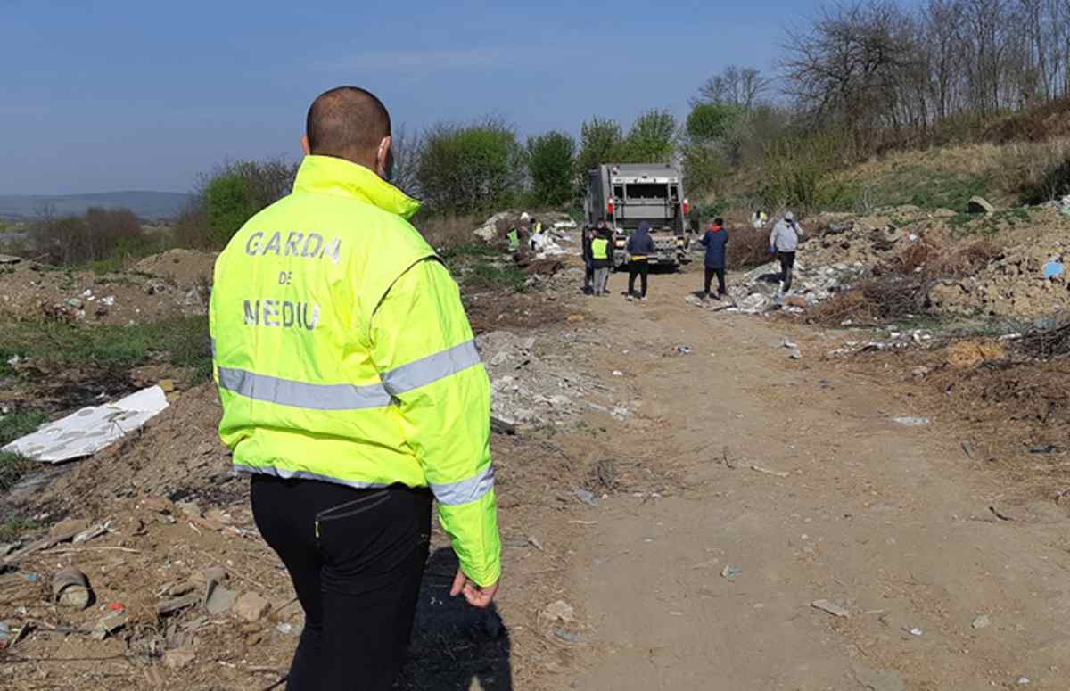 Garda de Mediu s-a apucat de curățenie. Localnici amendați cu peste 400.000 lei