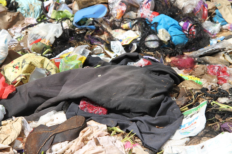 De la 1 ianuarie 2025, România va fi obligată să colecteze selectiv deșeurile textile. La noi nu există centre de reciclare