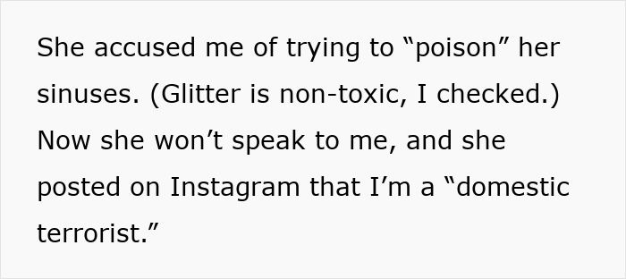 Text excerpt discussing a woman putting glitter in her roommate’s humidifier after clothes theft, causing conflict. Text excerpt discussing a woman putting glitter in her roommate’s humidifier after clothes theft, causing conflict.
