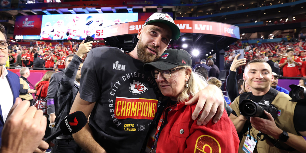 The sweet way Travis Kelce reacted to his mom's TODAY show interview