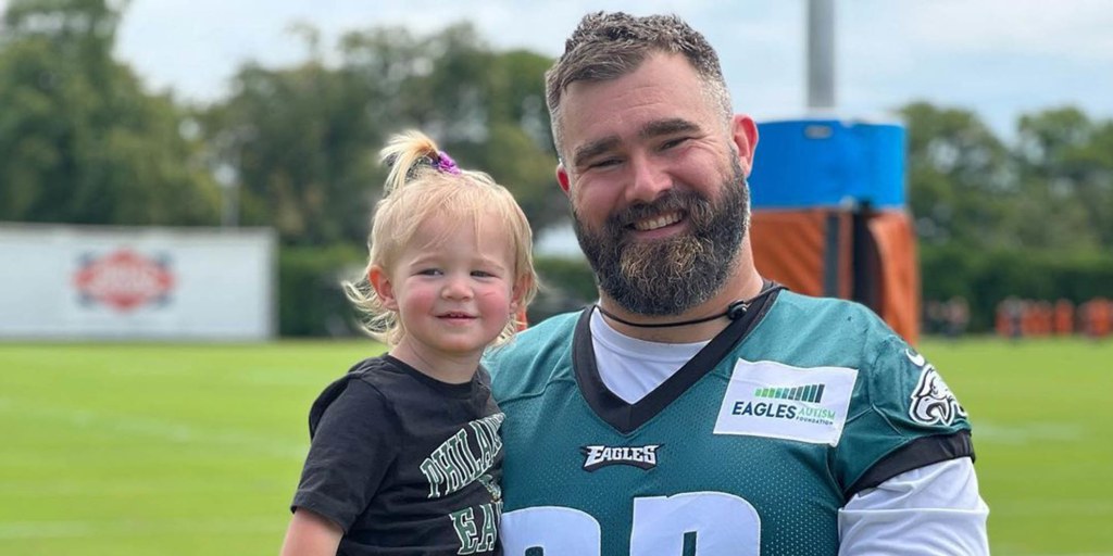 Dad's 'boobs are showing': Jason Kelce shares his daughter's reaction to shirtless stunt