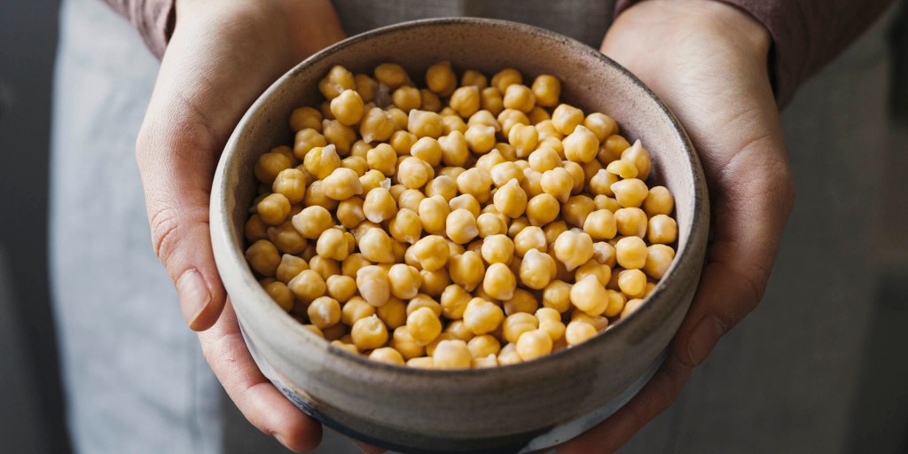 Just 1/2 cup of chickpeas has these major benefits for your heart, gut and weight