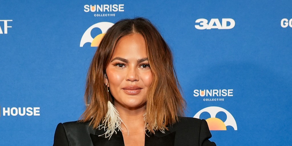 Why Chrissy Teigen's post for daughter's Girl Scout cookie sale is sparking backlash