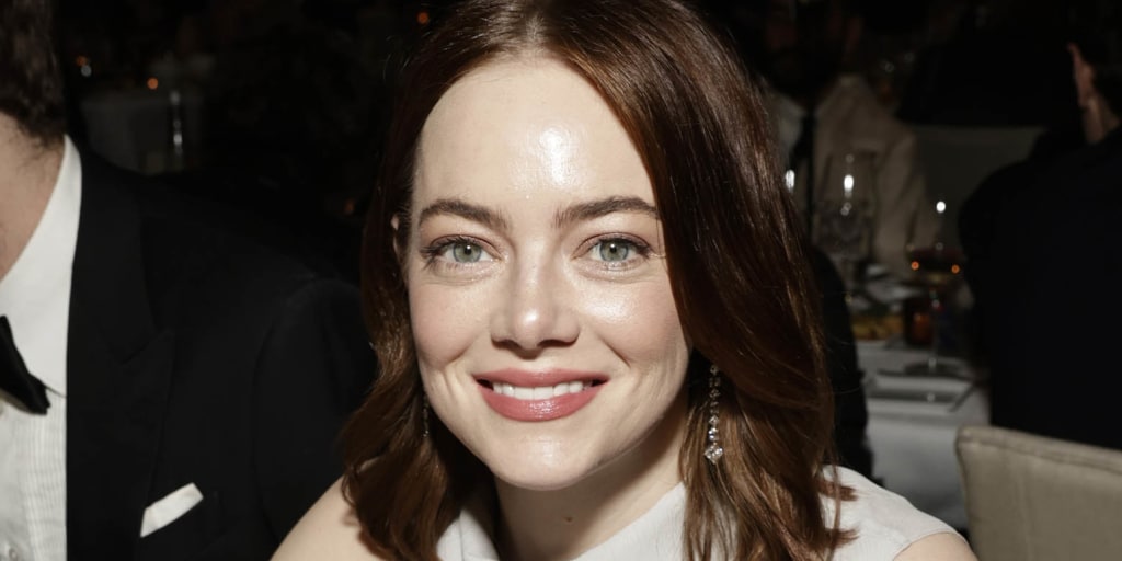 Photo of Emma Stone eating chicken potpie becomes hilarious meme