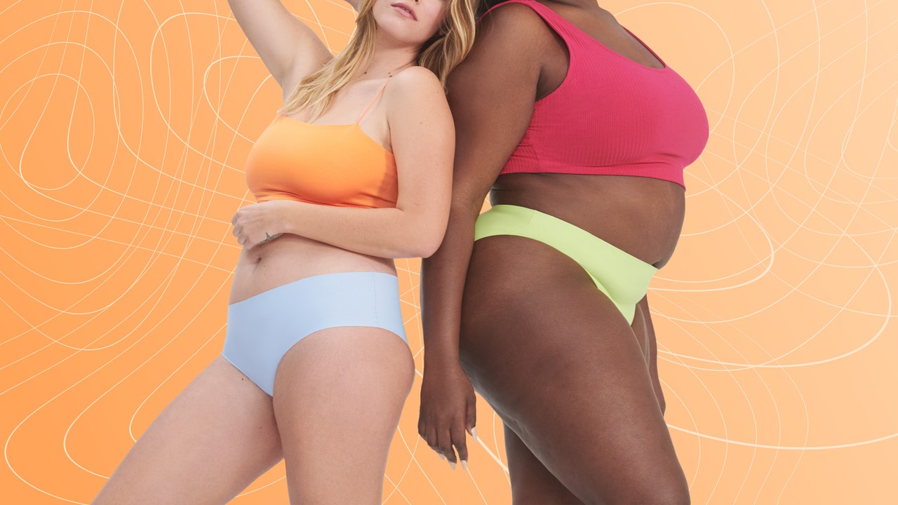 parade underwear you need this review_two women wearing seamless underwear in blue and green
